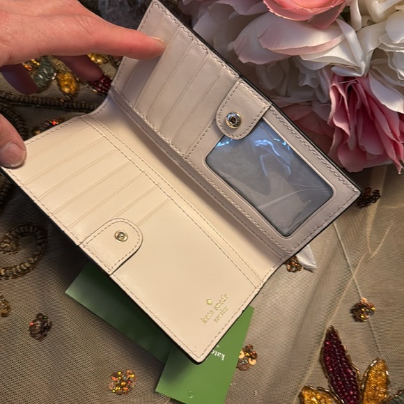 KATE SPADE WALLET NWT - Picture 4 of 12